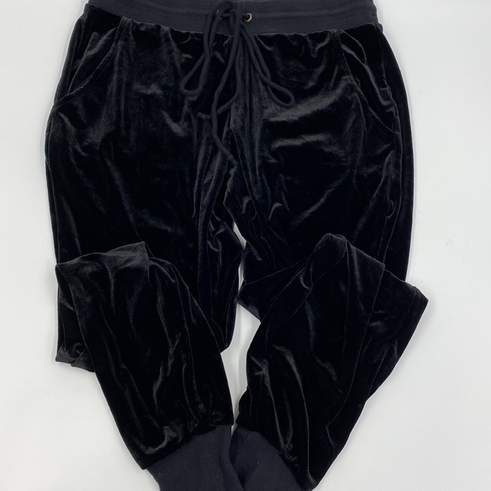 Halogen Black velvet joggers